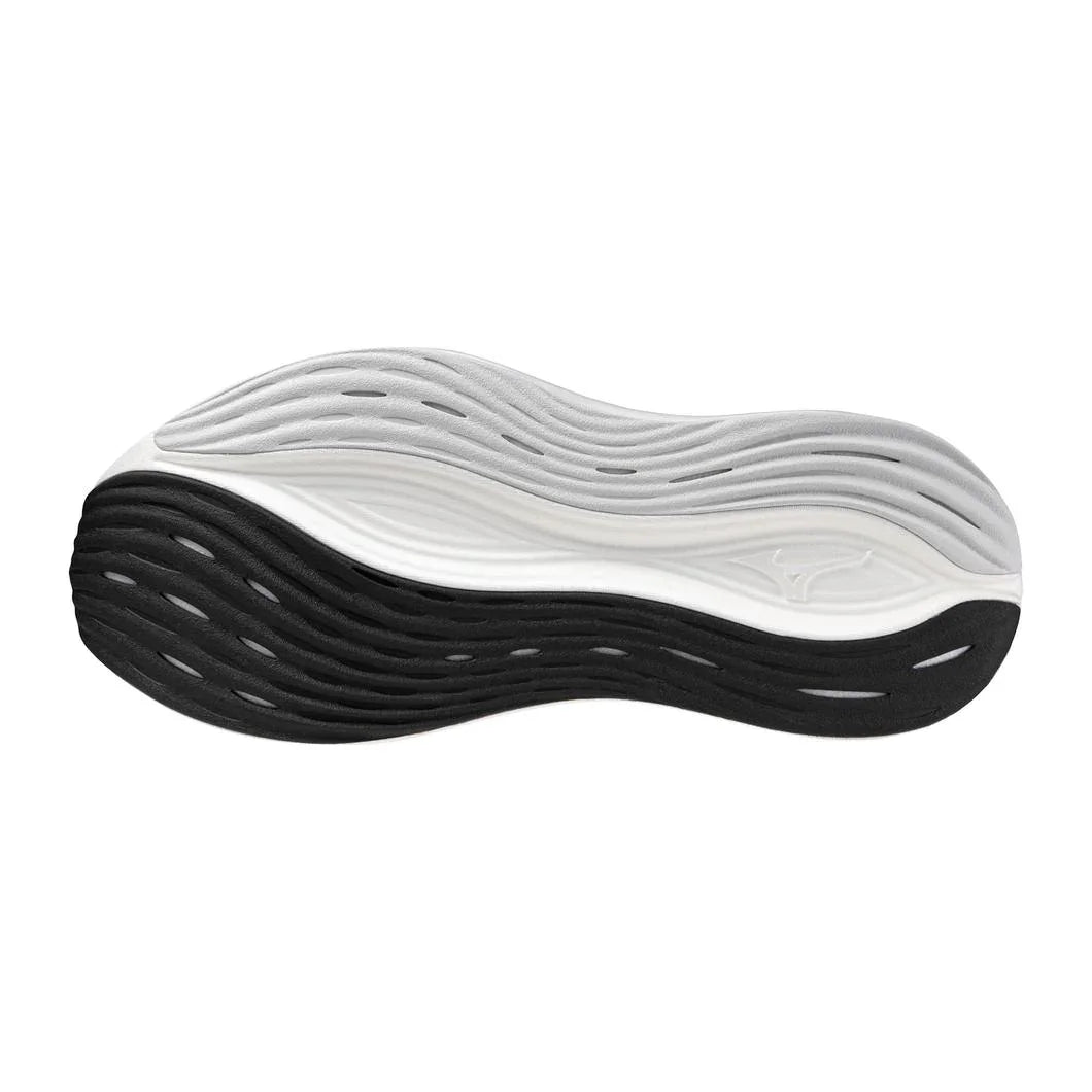 Black and white wavy-textured athletic shoe sole, non-slip boxing shoe outsole